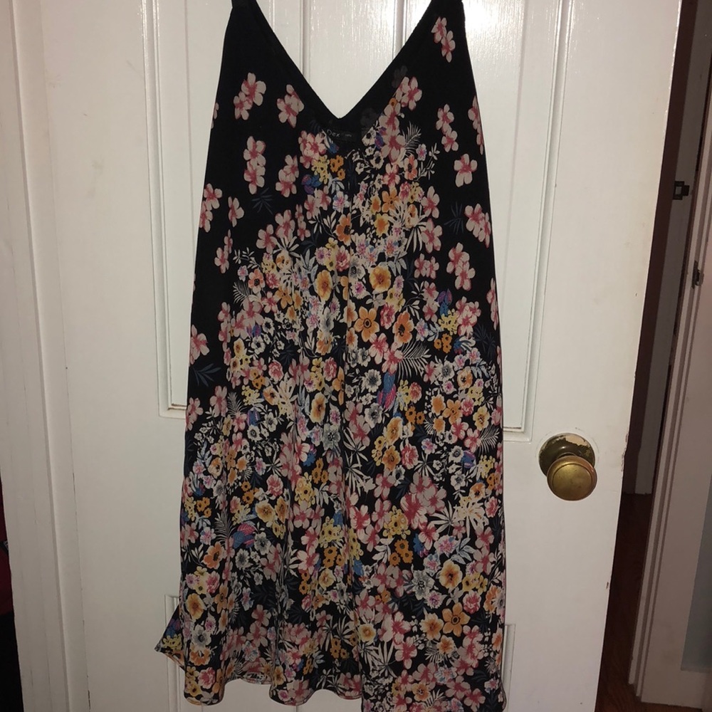Double V front/back thick strapped floral dress